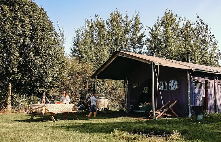 Cabaña de lona en la granja con jacuzzi privado - 1