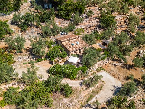 Huis in de bergen en natuur met uitzicht - 5