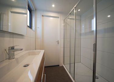 Chalet de vacances de luxe près d'une belle réserve naturelle - 11