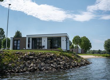 Luxuriöses Ferienhaus direkt am Wasser - 6