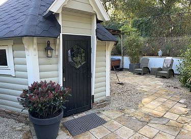 Luxury forest cabin with private jacuzzi - 3