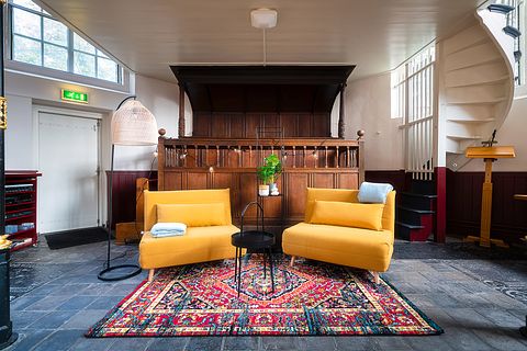 Hemels overnachten in je eigen kerkje - 5