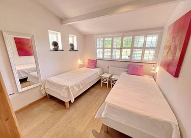 Ruime villa met zwembad, sauna en grote tuin - 16