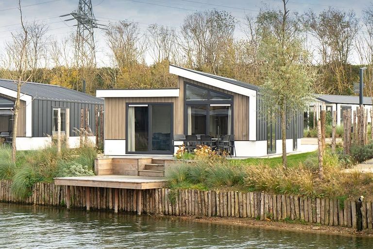 Ruime vakantiewoning (6p) aan het water - 1