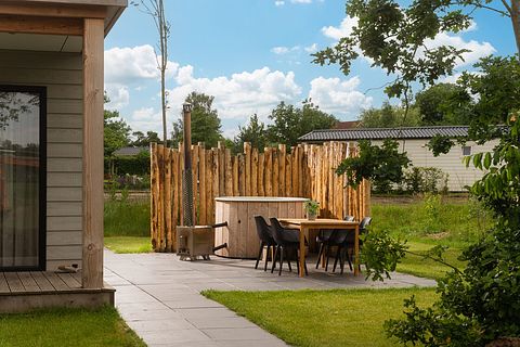 Luxe 4-persoons lodge met privé hottub - 2