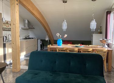 Grasgedecktes Haus am Wasser in Groningen - 9