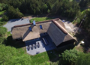 Casa de vacaciones con piscina cubierta en plena naturaleza