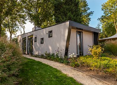 Modern holiday home near the water - 17