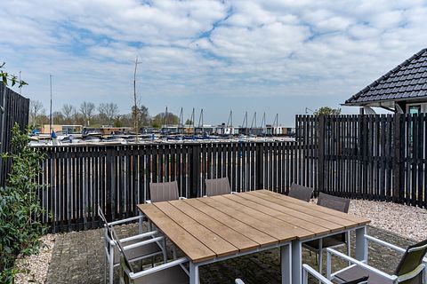 Uniek overnachten aan het water in Friesland - 4