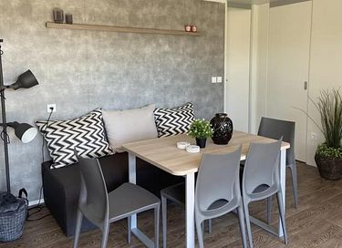 Tiny House met terras in een mooie omgeving - 7