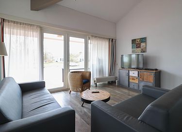 Luxury bungalow with waterfront sauna - 4