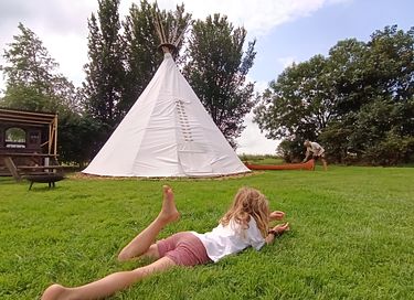 Schlafen in einem echten Tipi am Wasser - 8