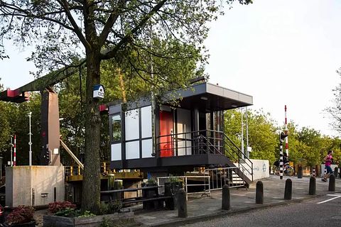Unique and modern bridge house in Amsterdam - 3