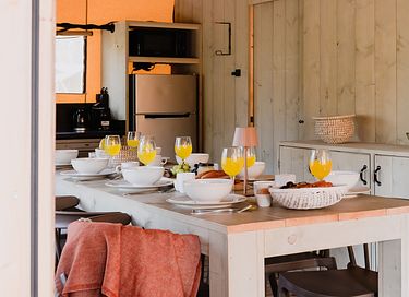 Tente de glamping spacieuse avec poêle confortable - 9