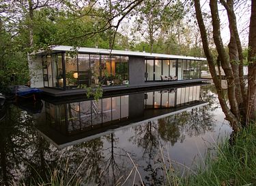 Belle péniche au design contemporain - 40