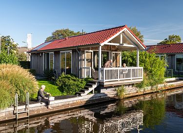 4-person chalet with private jetty