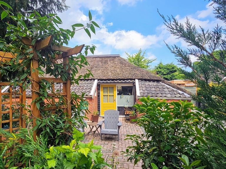 B&B with thatched roof in Drenthe - 1