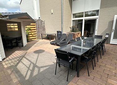 Group accommodation (12p) on a nice park - 12
