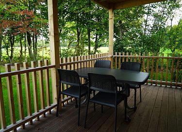 Chalet avec terrasse dans un parc agréable - 15