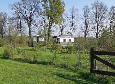 Rustige overnachting in knusse pipowagen  - 1