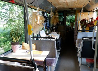 Hébergement spécial dans un bus avec jacuzzi - 5