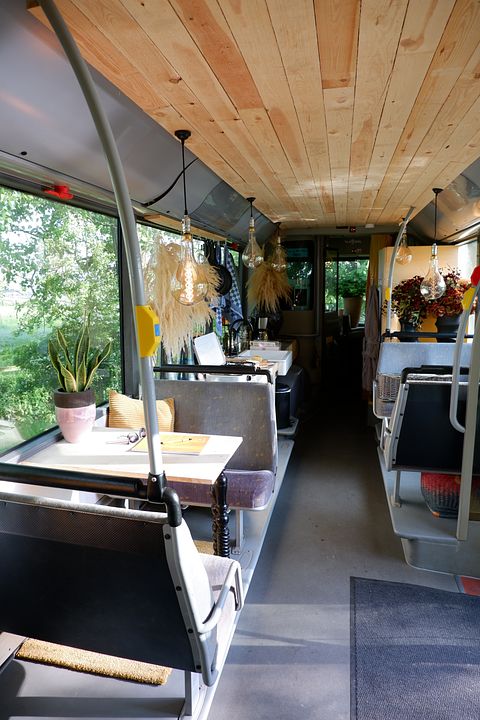 Hébergement spécial dans un bus avec jacuzzi - 5