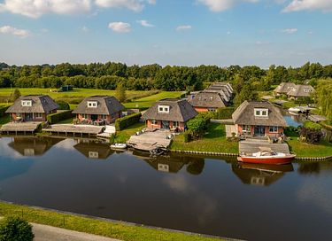 Detached 4-person waterfront bungalow - 4