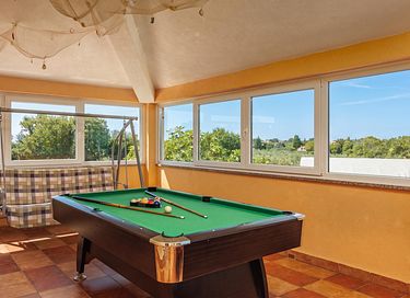Large villa with private pool and spacious garden - 28