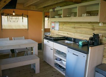 Luxe safaritent (4p) op veelzijdige camping - 7