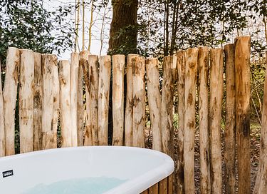 Luxury glamping lodge with private hot tub - 2