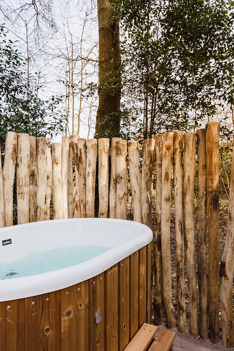 Luxury glamping lodge with private hot tub - 2