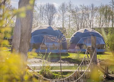 Glamping tent with unique bathtub - 4