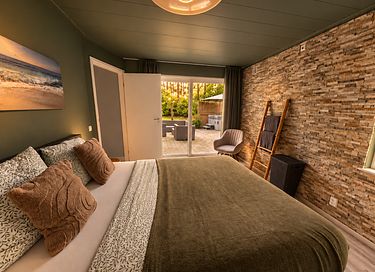 Hidden forest cabin with private wellness - 11