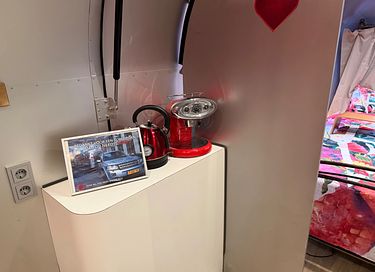 Slapen in de 'All You Need Is Love caravan' - 4