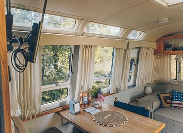 Unieke Airstream met privé hottub en belltent - 5