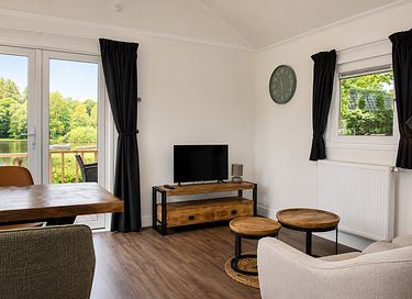 Chalet met privé hottub aan de speelvijver - 3