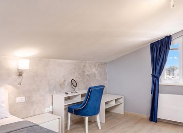 Spacious apartment with sea view and balcony - 35