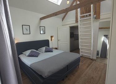 Ehemaliges Kutschenhaus mit Blick auf Wiesen - 21