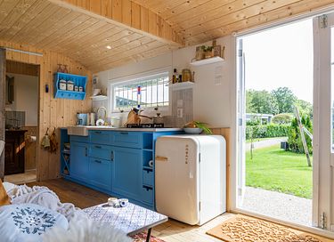 tiny house dans le style d'une roulotte - 5