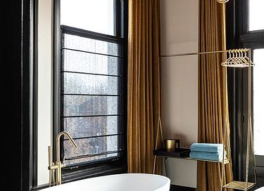 Chambre romantique avec baignoire en hôtel-boutique - 3