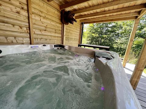 Boshuis in de Ardennen met privé jacuzzi - 3