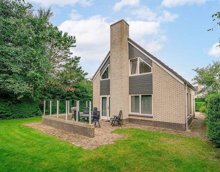 Holiday home with sauna and garden on Texel - 1