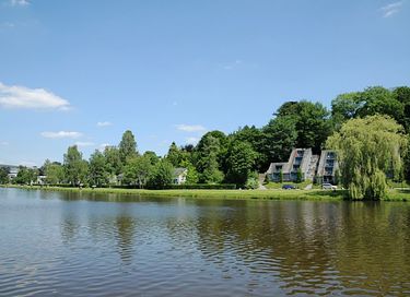 Vakantiehuis met uitzicht over een meer - 19