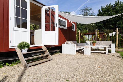 tiny house dans le style d'une roulotte - 4