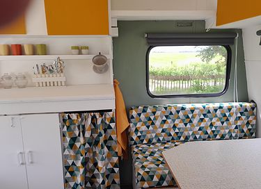 Belle caravane rétro en Frise - 2