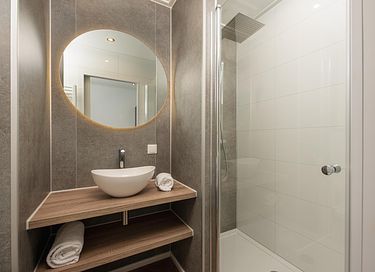 Comfortabel huisje met twee ensuite badkamers - 12