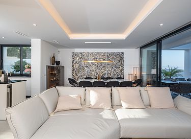 Ruime villa met zwembad en uitzicht op zee - 30