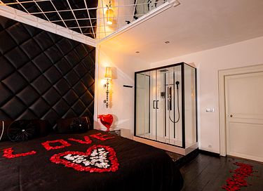Romantische Wohnung mit privatem Jacuzzi - 13
