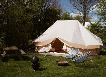 Familie Bell Tent op glamping park