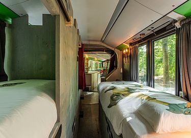 Uniek overnachten in een harmonica bus - 12